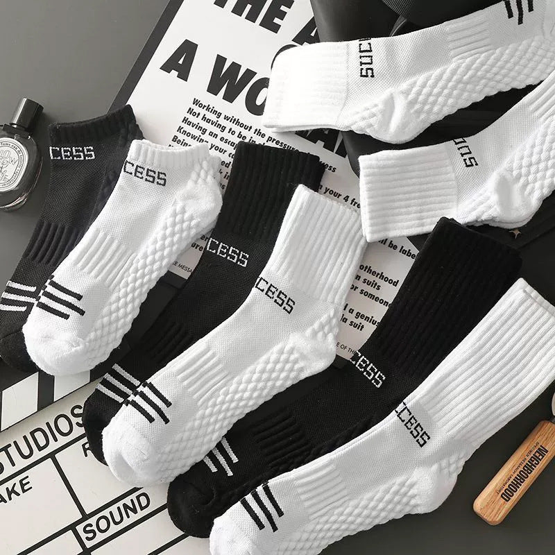 Sports Socks With A Towel-like Sole For Superior Sweat Absorption And Breathability