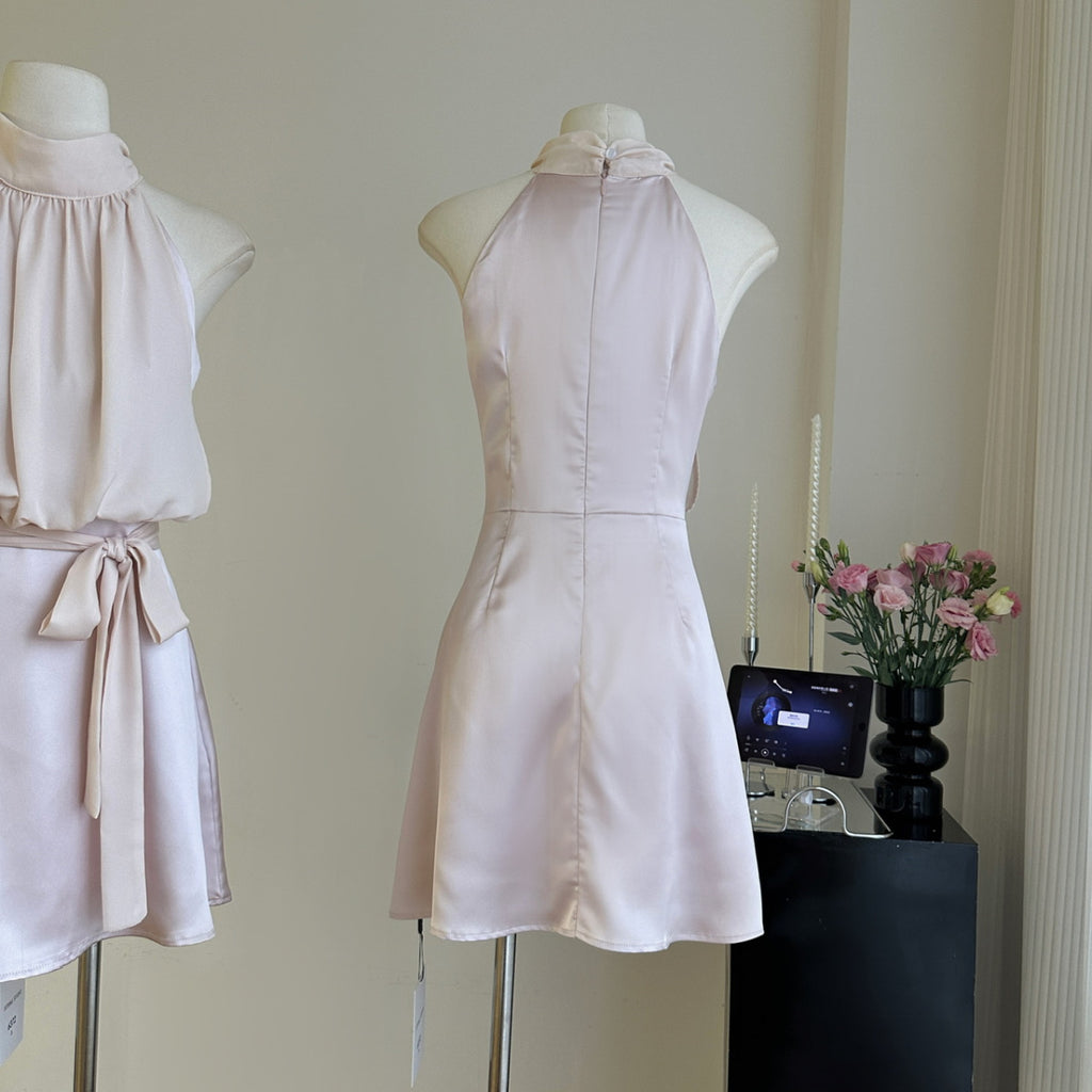 Fashion-forward Look Of A Smooth Satin Patchwork Workwear Halter Dress